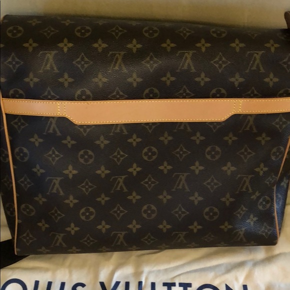 Luis Vuitton messenger bag - Picture 7 of 7